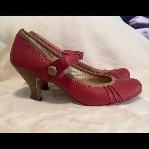 Steve Madden Clasikal Red Heels - Picture 1 of 8